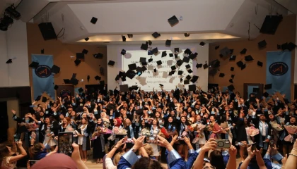 Akdeniz Üniversitesinde geleceğin hemşireleri kep attı