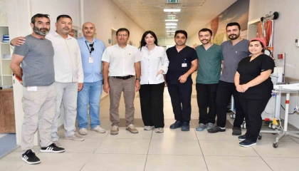 Alanyada bayramın ilk gününde görev başındaki sağlık çalışanları unutulmadı