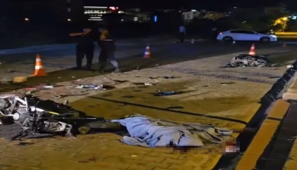 Alanyada motosikletler çarpıştı: 2 ölü