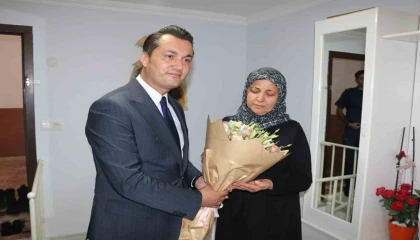 Alanyanın yeni kaymakamı Öztürkün ilk ziyareti şehit ailesine
