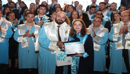 ALKÜnün 10. yılında mezuniyet coşkusu