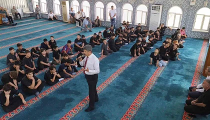 Anamurda gençler camilerde buluştu