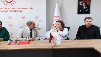 Antalya Havalimanında doğan ve tuvalete bırakılan bebek, Rus yetkililere teslim edildi