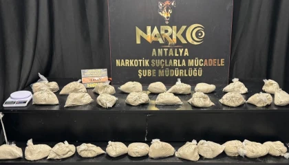 Antalyada 15 kilogram eroin ele geçirildi