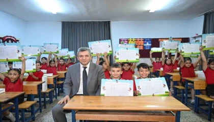 Antalyada 485 bin 783 öğrenci karne heyecanı yaşadı