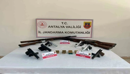 Antalyada jandarmadan kaçak silah operasyonu