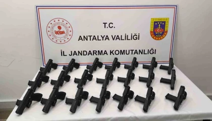 Antalyada ruhsatsız 21 tabanca ele geçirildi, 1 kişi tutuklandı