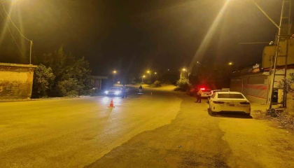 Aranan 2 şahıs yakalanıp cezaevine teslim edildi