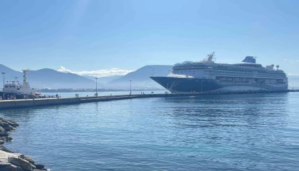 Bahama bandıralı kruvaziyer Alanyaya demirledi