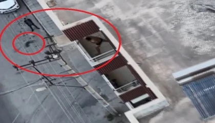 Balkondan uyuşturucu atan şüpheli dronla tespit edildi: 9 gözaltı