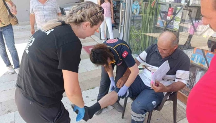 Başındaki kask sayesinde ölümden döndü hastaneye gitmeye güçlükle ikna edildi