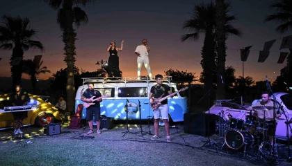 Bir Sultan hatırası, altı umut hikayesi