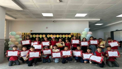 Burdurda 42 bin öğrenci karnelerini aldı, yaz tatili başladı