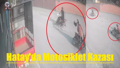 Dengesini kaybederek motosikletten düşen kadına karşıdan gelen motosiklet çarptı