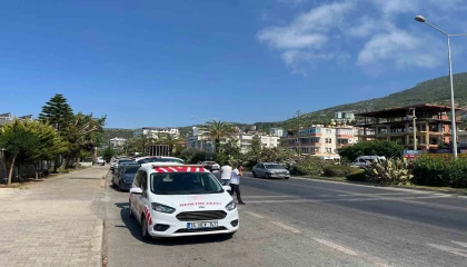 Gazipaşada korsan taşımacılık yapan 5 araç trafikten men edildi