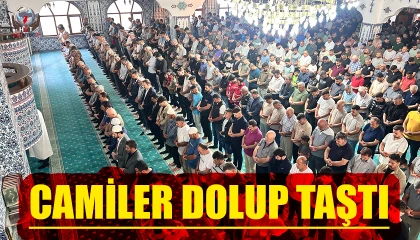 Hatay'da Bayram Namazı Yeniden Yapılan Camide Kılındı