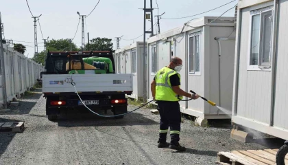 HBB, Erzinde sineklere ve haşerelere karşı ilaçlama çalışmalarını sürdürüyor