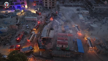 İşçilerin kaldığı prefabrik yatakhane alevlere teslim oldu