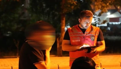 Ispartada 1 saatlik asayiş ve trafik uygulamasında 236 kişi sorgulandı