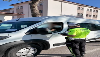 Ispartada okul çevrelerinde denetim: 64 aranan şahıs yakalandı