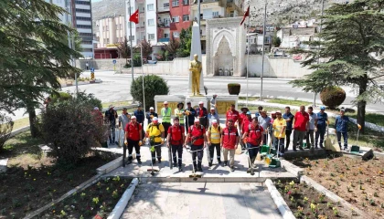 Kahramanmaraş Büyükşehir Belediyesinden, Elbistanda temizlik seferberliği