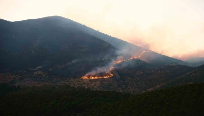 Kahramanmaraştaki orman yangını: 26 saattir müdahale ediliyor