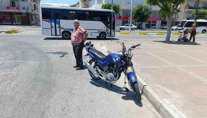 Kamyonetle çarpışan motosiklet sürücüsü ehliyetsiz çıktı