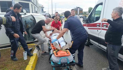 Kavşakta çarpıştığı otomobilin devrilmesine sebep oldu, sürücü 1.18 promil alkollü çıktı