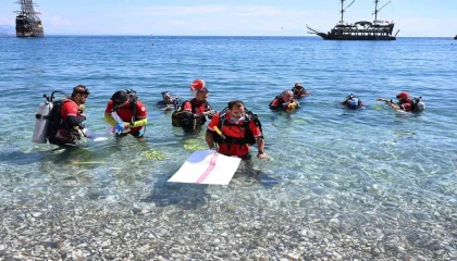 Kemerde deniz dibi ve sahil temizliği etkinliği