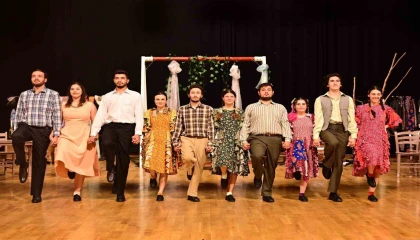 Kepez Kent Tiyatrosu sezonu 30 bin seyirciyle kapattı