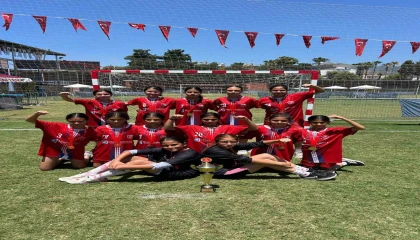 Kepezli minik hentbolcular şampiyon oldu