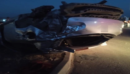 Kırıkhanda ters dönen otomobilin sürücüsü yaralandı