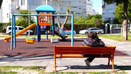 Konyaaltının bankları renklendi