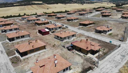 Köy konutlarında yaşam başladı: Çadırlarda, konteynerlerde yaşadık ama şimdi evlerimizdeyiz