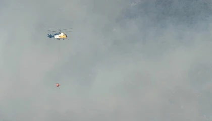 Kozandaki orman yangını sürüyor, ekipler müdahale ediyor