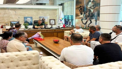 Manavgat Belediye Başkanı Kara, pazar esnafını dinledi