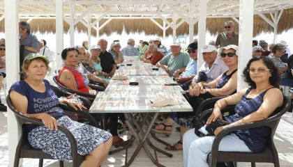 Mersinde emeklilere Yaza Merhaba etkinliği