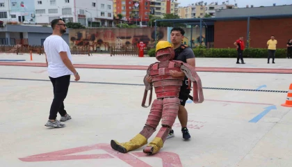 Mersinde itfaiye eri adayları parkur sınavına hazırlanıyor