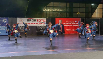 Minikler Türkiye Halk Oyunları Şampiyonası Manavgatta coşkuyla sona erdi