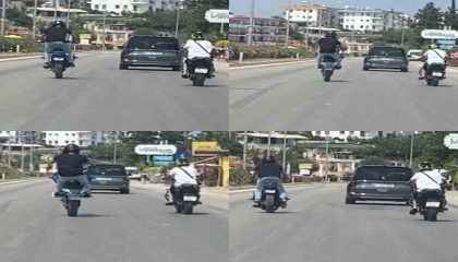 Motosikletli sürücüden D-400 karayolunda tehlikeli hareketler