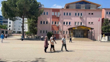 Osmaniyede bazı öğrenciler sınava son dakikada yetişti