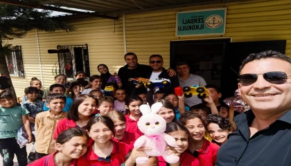 Oyuncak Kumbarası çocukların yüzünü güldürdü