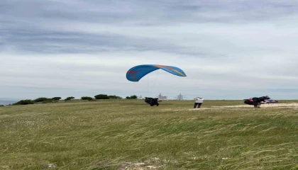 Paraşütle şehirler arası yolculuk: 7 saatte 230 kilometre uçtu