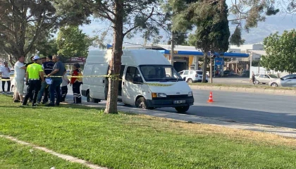 Park halindeki minibüste ceset bulundu