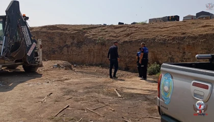 Reyhanlıda açık alana bırakılan kurban atıkları temizlendi