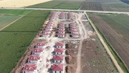 Reyhanlıda kırsal afet konutları yükseliyor