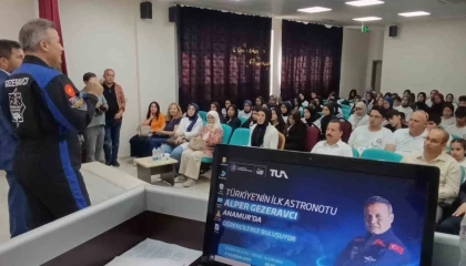 Türkiyenin ilk astronotu Alper Gezeravcı, Anamurda öğrencilerle buluştu