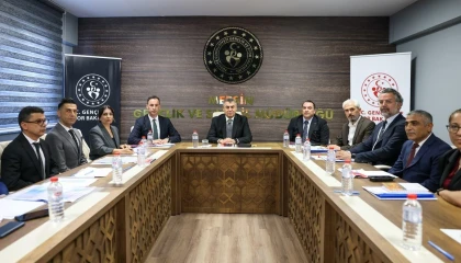 Vali Toros, gençlik ve spor faaliyetlerini değerlendirdi