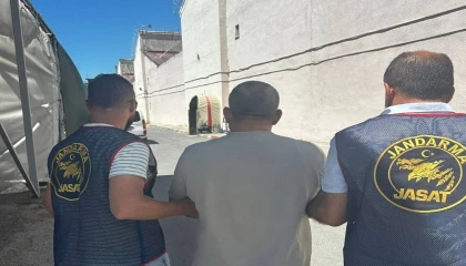 41 yıl kesinleşmiş hapis cezası ile aranan şahıs Mersinde yakalandı