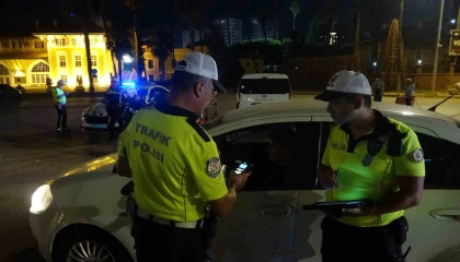 Adanada alkol ve ışık donanımı uygulaması: 98 kişiye 596 bin 659 TL ceza